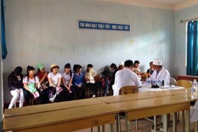 HỌC SINH TIÊM PHÒNG VẮC – XIN SỞI RUBELLA