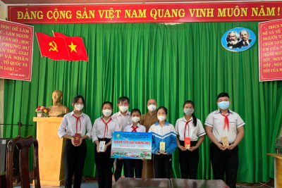 TRAO HỌC BỔNG “TIẾP SỨC ĐƯỜNG DÀI” CHO HỌC SINH TRƯỜNG THCS NGÔ QUYỀN